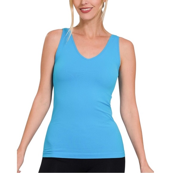 NEW Women’s Bright Blue 2-Way (Scoop and V-Neck) Seamless Tank - Picture 1 of 3